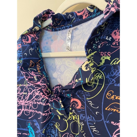 Lulu-B Size XS Ruffle V-Neck 3/4 Sleve UPF 50 Top Paris Print French Script - Picture 6 of 9